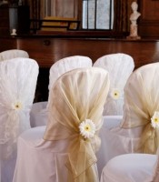 Các mẫu áo phủ ghế tiệc cưới là xu hướng 2018